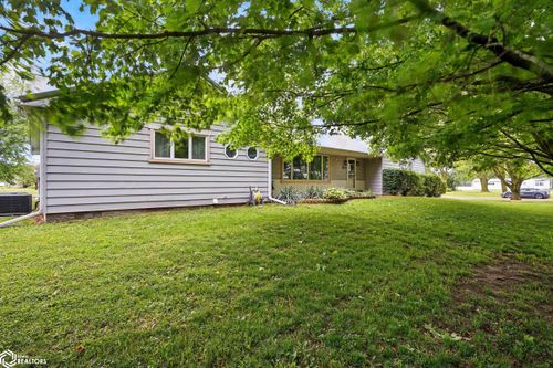 106 S Farmer St, Brighton, IA, 52540-9415 | Card Image