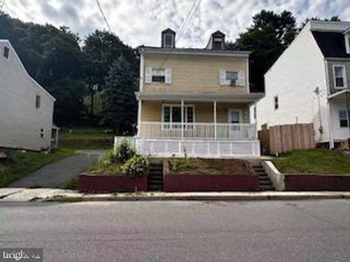 573 Peacock St, POTTSVILLE, PA, 17901-1004 | Card Image