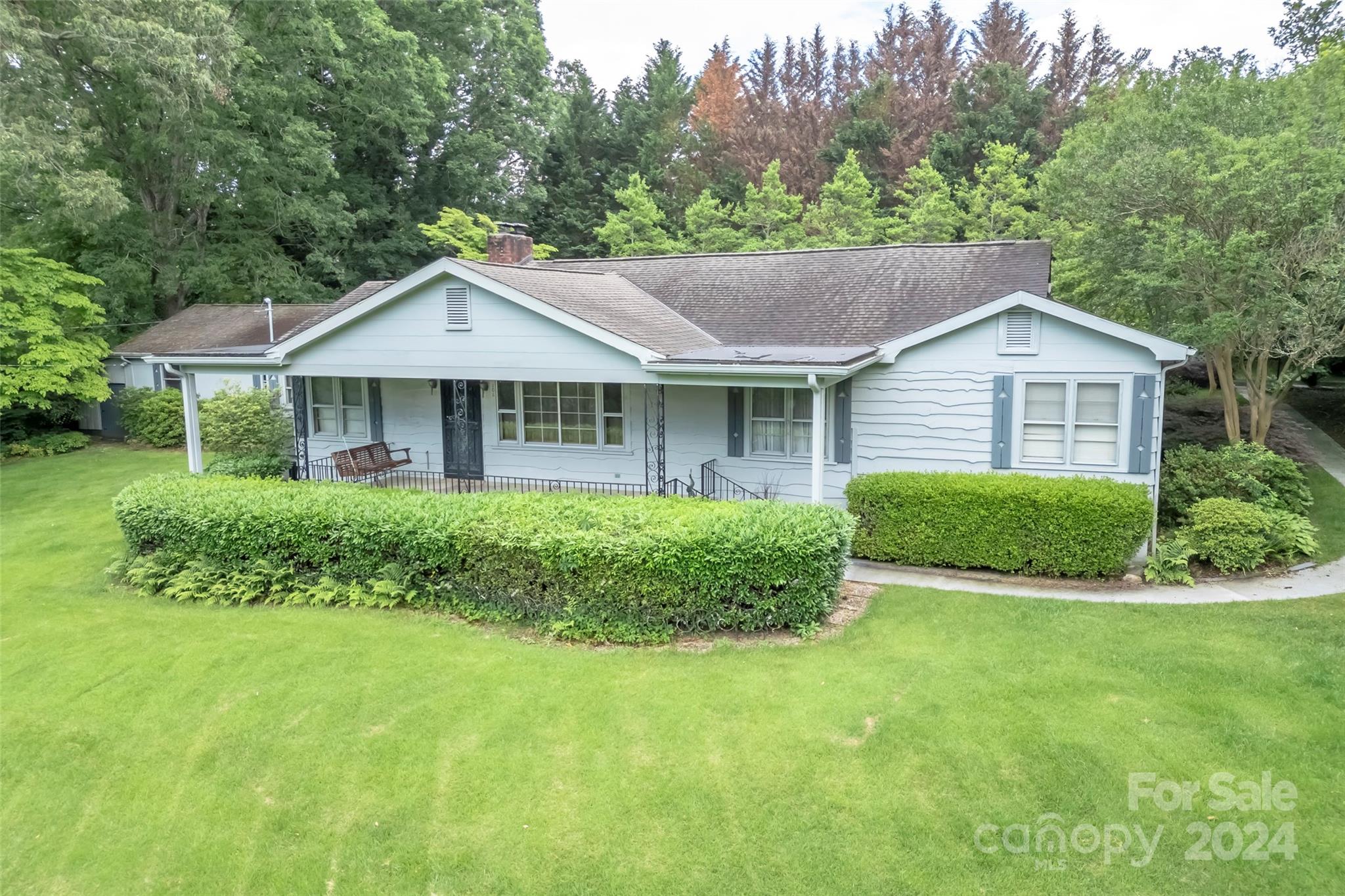 Vance St, Hendersonville, NC 28739