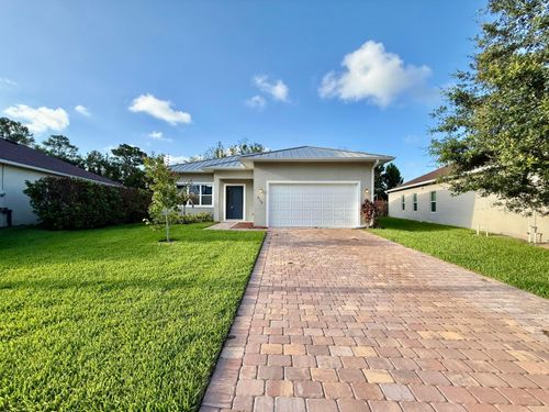 675 Ne Moss Rose Pl, Port St. Lucie, FL, 34983-2318 | Card Image