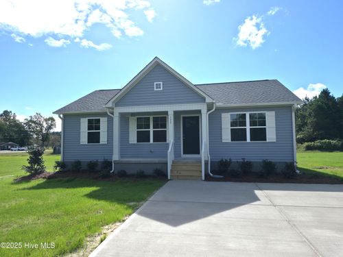 177 E Page St, Teachey, NC, 28464 | Card Image