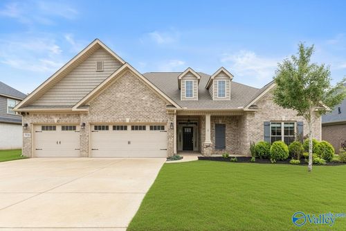 7519 Flint Crossing Cir Se, Owens Cross Roads, AL, 35763-8963 | Card Image
