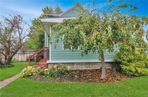 423 Fulton St, Port Clinton, OH, 43452-2030 | Card Image