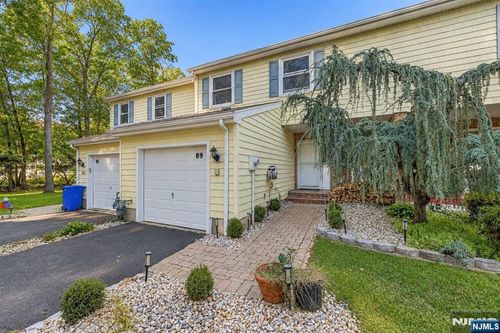 89 Lexington Ln, Wayne, NJ, 07470-6332 | Card Image