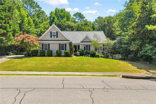 905 Daisy Ln, Athens, GA, 30605-7048 | Card Image