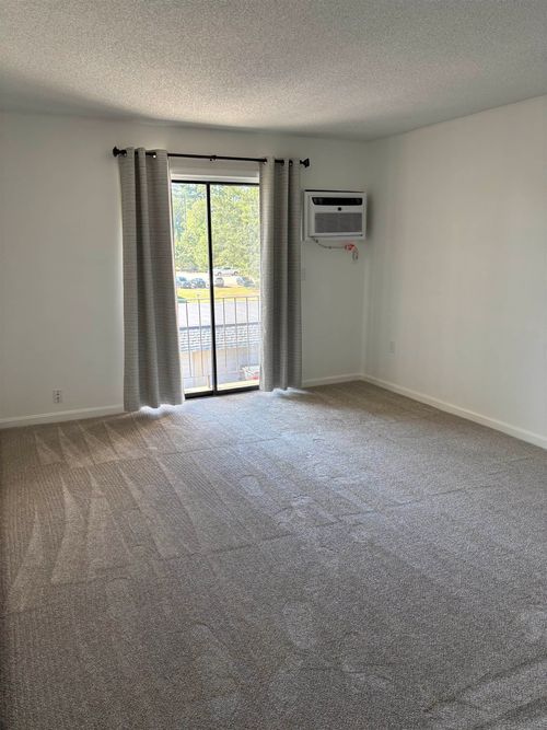 h305-5 New Haven Dr, Nashua, NH, 03063-5076 | Card Image