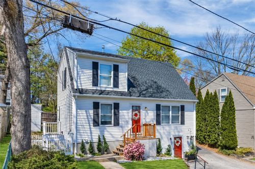 17 Pine Ave, Coventry, RI, 02816-5929 | Card Image