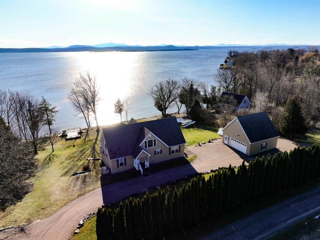 31 Pearl Bay Lane, House other with 4 bedrooms, 3 bathrooms and null parking in Grand Isle VT | Image 5