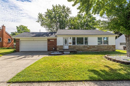 19044 Norwich Rd, Livonia, MI, 48152-3043 | Card Image