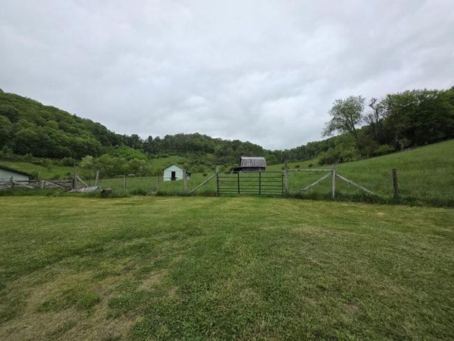 1052 Shippys Branch Rd, House other with 2 bedrooms, 1 bathrooms and null parking in Mouth of Wilson VA | Image 8