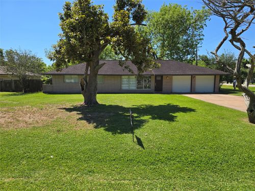 117 Lazy Ln, Lake Jackson, TX, 77566-4706 | Card Image