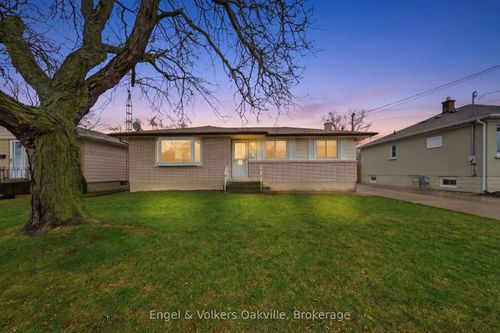 56 Bloomfield Avenue, St Catharines, ON, L2P1X3 | Card Image