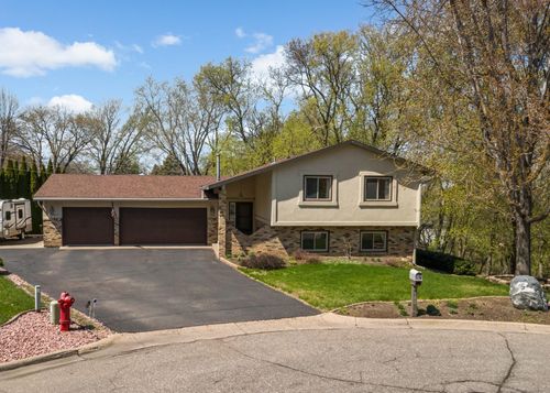900 Garrison Ct, Burnsville, MN, 55337-2451 | Card Image