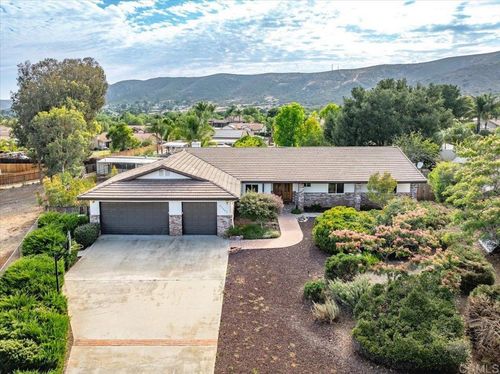 23803 Glenn Ellen Ct, Ramona, CA, 92065-4129 | Card Image