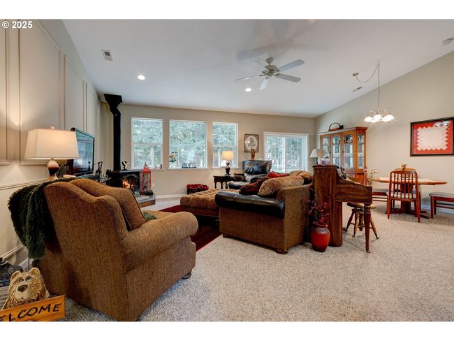 19691 Se Semple Rd, House other with 3 bedrooms, 2 bathrooms and 2 parking in Damascus OR | Image 4