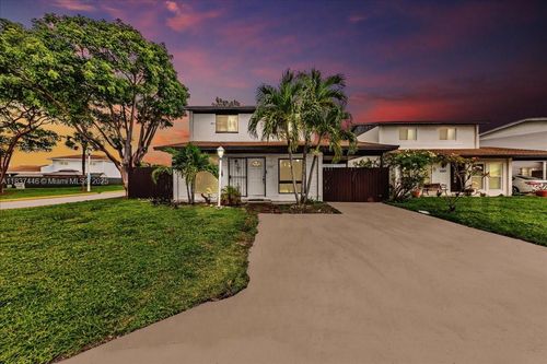 5287 Nw 193rd Ln, Miami Gardens, FL, 33055-6123 | Card Image