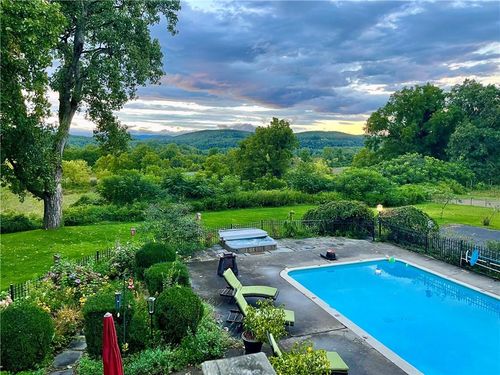 691 Hurley Ave, Hurley, NY, 12443-5123 | Card Image