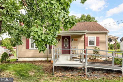 1945 Spring Rd, Carlisle, PA, 17013 | Card Image