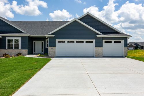 5658 Meadow Grass Cir Se, Cedar Rapids, IA, 52403-7067 | Card Image