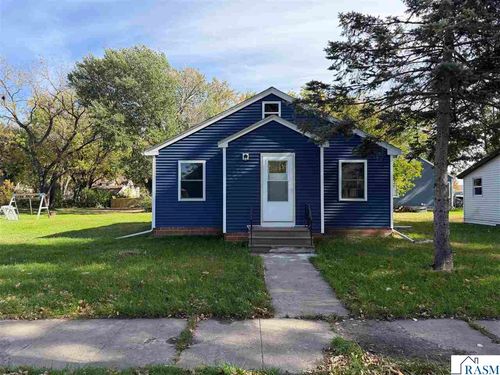 925 7th St S, Saint James, MN, 56081-1912 | Card Image
