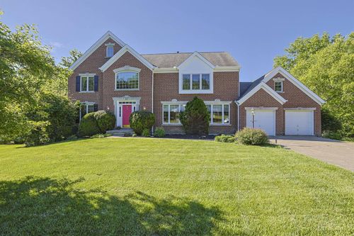 9177 Pinewood Dr, Loveland, OH, 45140-8236 | Card Image