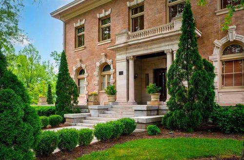 900 Vine St, Chattanooga, TN, 37403-2341 | Card Image