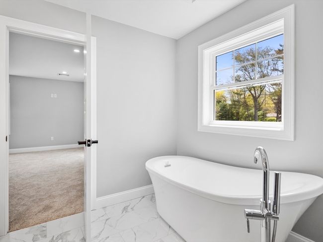 316 Old Westport Rd, House other with 5 bedrooms, 4 bathrooms and 6 parking in Dartmouth MA | Image 34