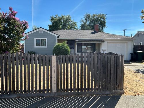 3668 Lowry Dr, North Highlands, CA, 95660-4915 | Card Image