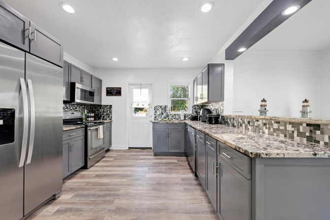 422 49 Th St, House other with 2 bedrooms, 1 bathrooms and null parking in West Palm Beach FL | Image 12