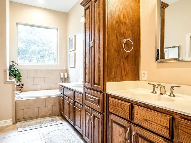 16308 Lake Loop, House other with 4 bedrooms, 4 bathrooms and 4 parking in Austin TX | Image 28