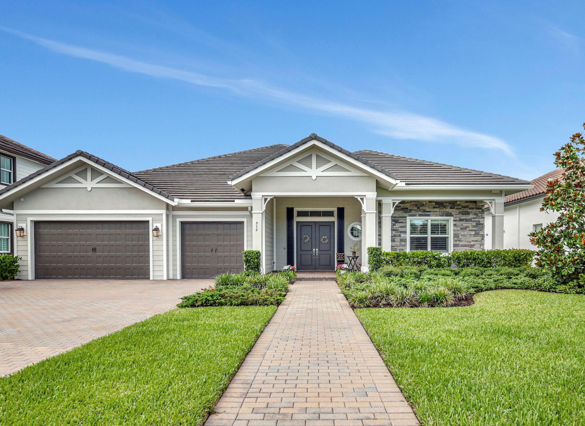 Hookline Cir, Loxahatchee, FL 33470