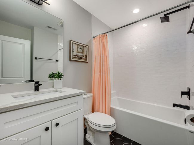 APT-1S - 1939 N Humboldt Blvd, Home with 3 bedrooms, 3 bathrooms and null parking in CHICAGO IL | Image 18