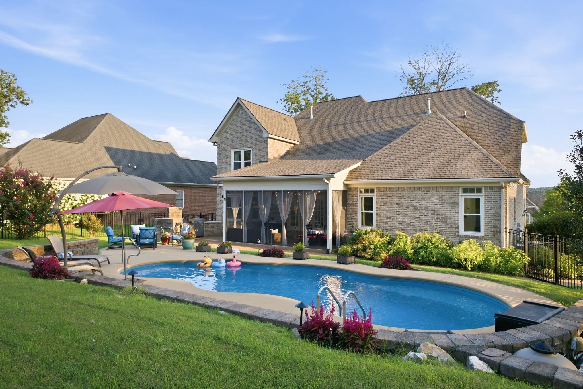 Residential in Brentwood 3