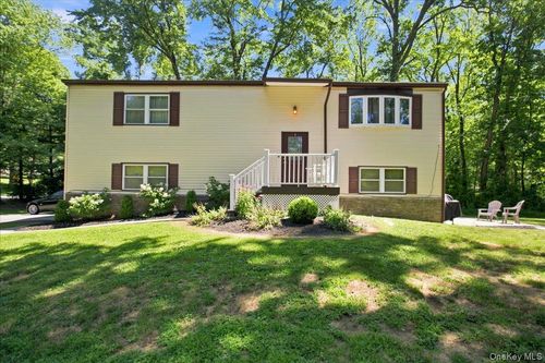 70 Kent Rd, Wappingers Falls, NY, 12590-3316 | Card Image