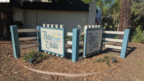 1892 London Dr, Benicia, CA, 94510-1367 | Card Image