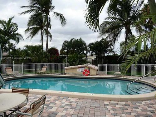 unit-11-728 Ne 13th Ct, Fort Lauderdale, FL, 33304-4780 | Card Image