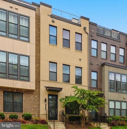 4680 Charger Pl, CHANTILLY, VA, 20151-2146 | Card Image