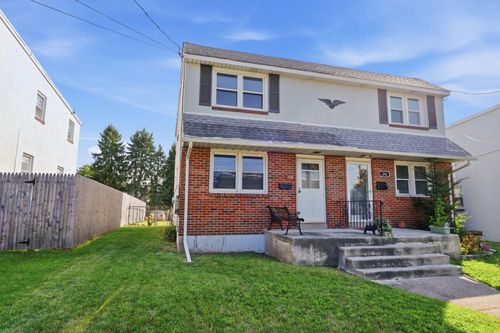214 Shewell Ave, DOYLESTOWN, PA, 18901-3706 | Card Image