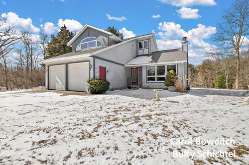 10367 152nd Ave, West Olive, MI, 49460-9522 | Card Image