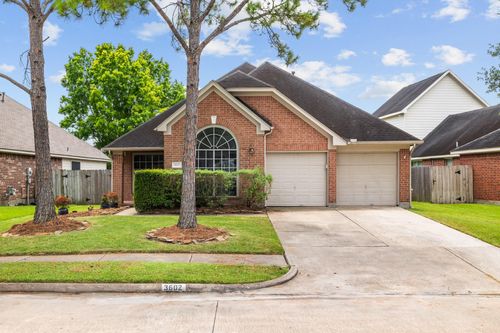 3602 Parkshire Dr, Pearland, TX, 77584-9451 | Card Image