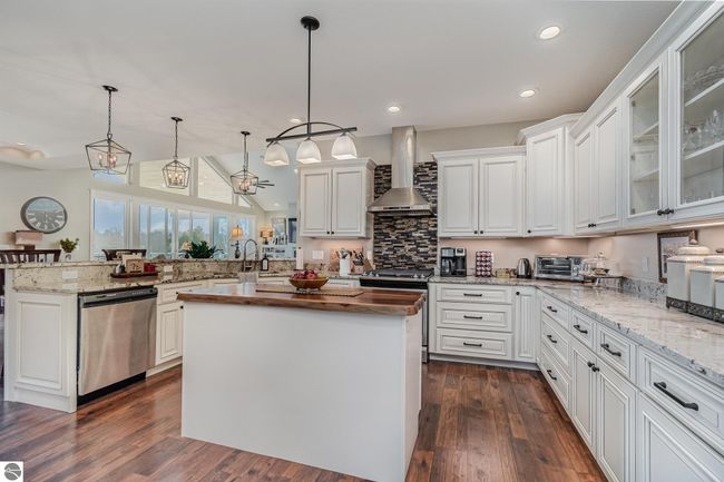 7270 Shoreview Dr, House other with 4 bedrooms, 4 bathrooms and null parking in Oscoda MI | Image 8
