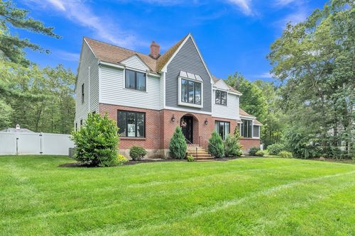 8 Pine Needle Rd, Mendon, MA, 01756-1329 | Card Image