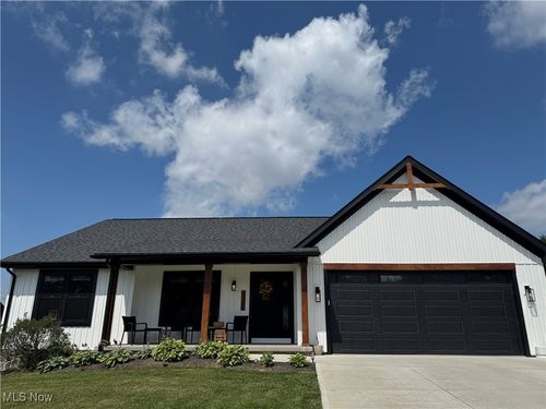 1021 Firman Dr Sw, Sugarcreek, OH, 44681-9004 | Card Image