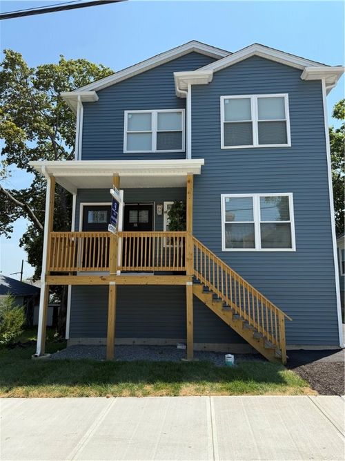 39 Durham St, Providence, RI, 02908-1522 | Card Image