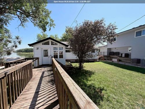 79 Northshore Dr, McCook Lake, SD, 57049-4013 | Card Image