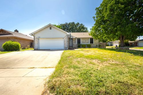 3700 Huntwick Dr, Fort Worth, TX, 76123-1322 | Card Image