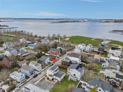 32 Houston Ave, Newport, RI, 02840-8002 | Card Image