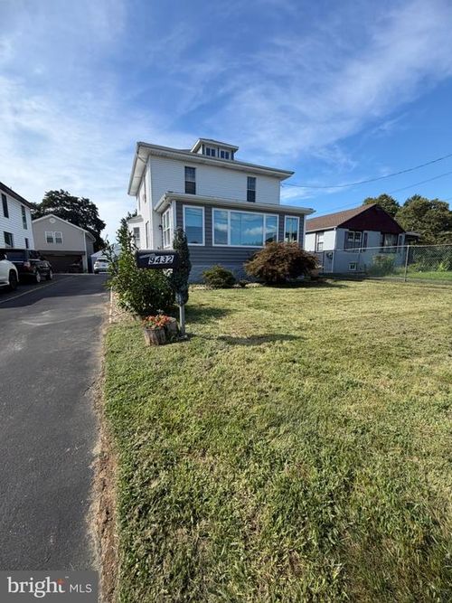 9432 Krewstown Rd, PHILADELPHIA, PA, 19115-3713 | Card Image