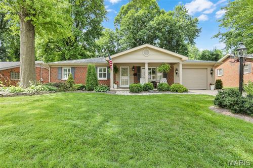 537 Buena Vista St, Edwardsville, IL, 62025-2070 | Card Image