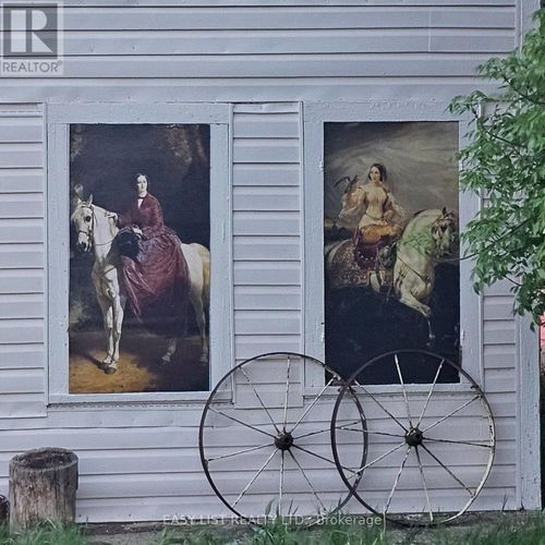 30 Mckenzie Ave, Hughenden, AB, T0B2E0 | Card Image